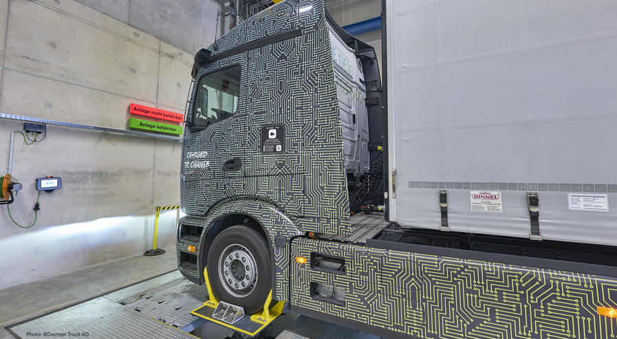 Fixation of the tire on the multi-stamp system 