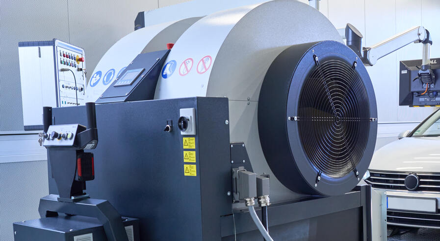 Vehicle cooling fan in the test room