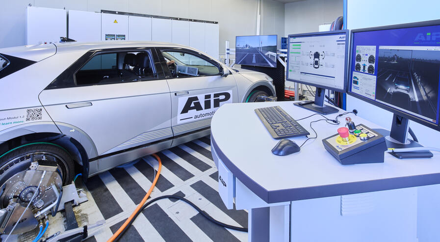 Test bench with real-time monitoring