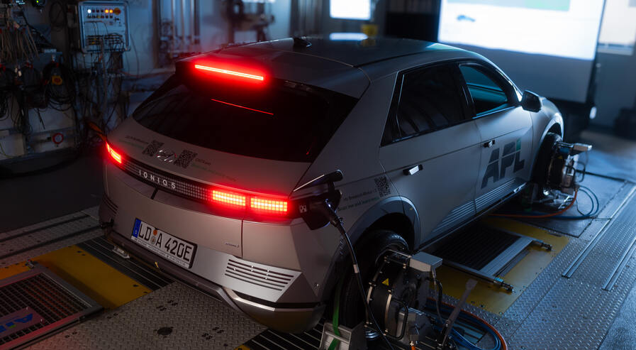 Electric vehicle on the test bench