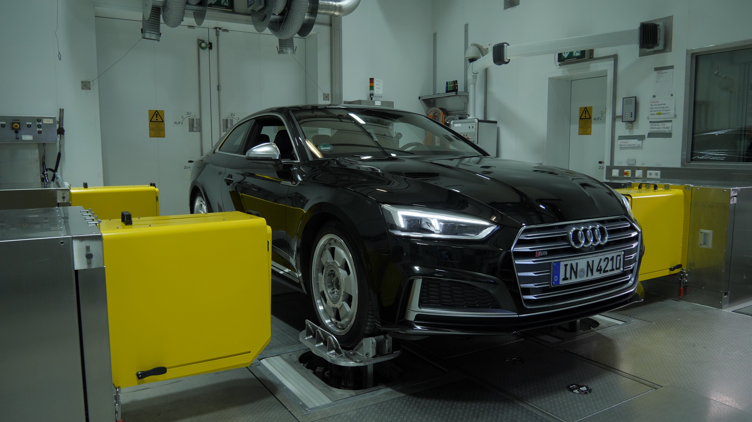 Vehicle on powertrain test bench