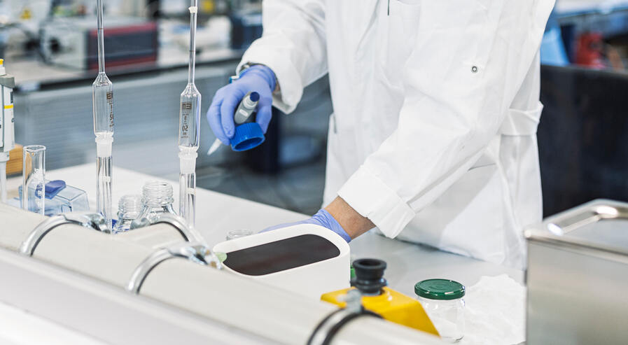 Calibration device in use